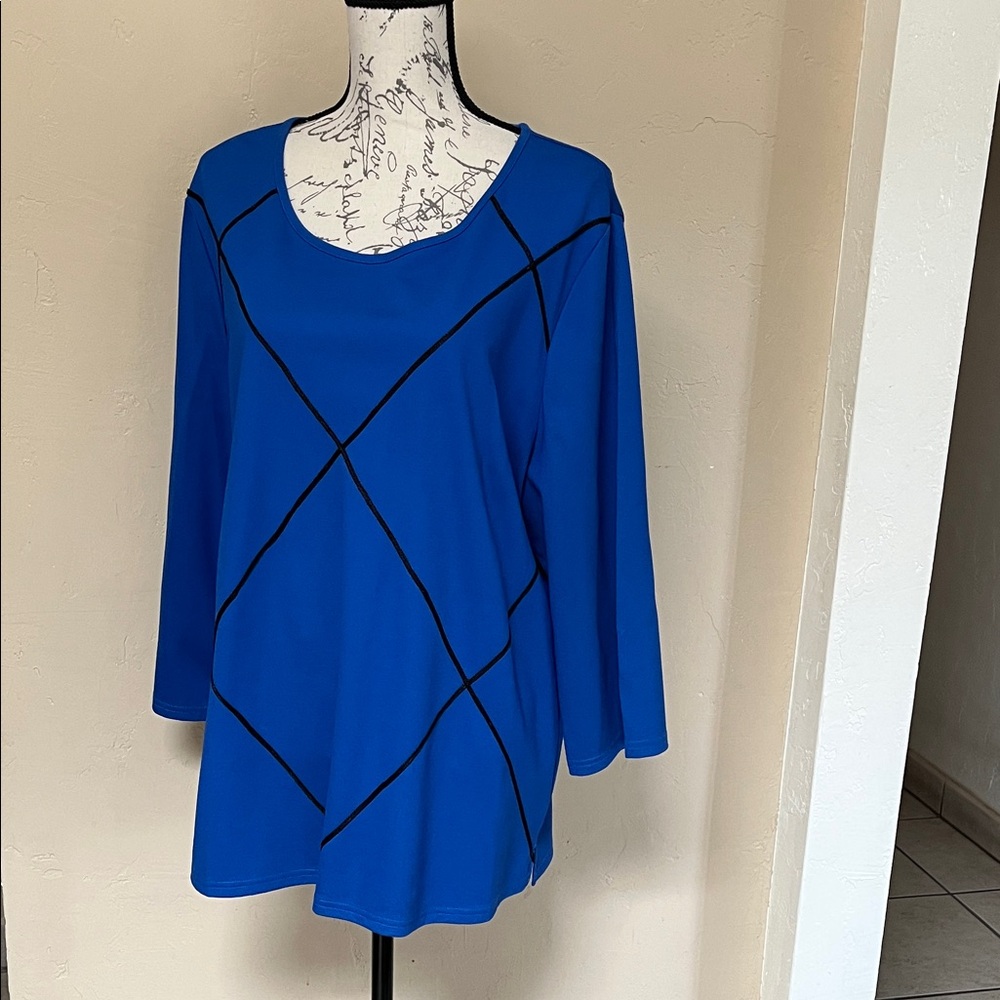 Investments Blue Women's Top with Black Accents Size 1 X - Picture 2 of 7